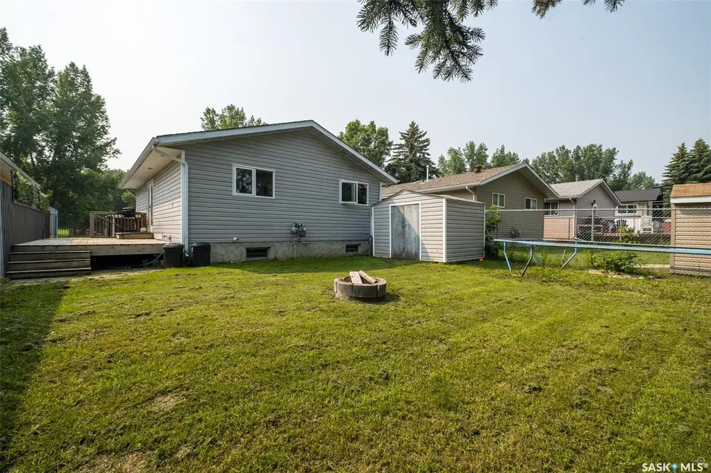 209 Macdowall Crescent Prince Albert SK S6V 6N4