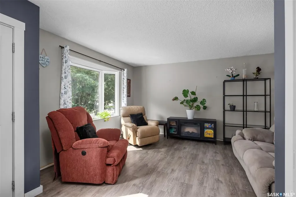 209 Macdowall Crescent Prince Albert SK S6V 6N4