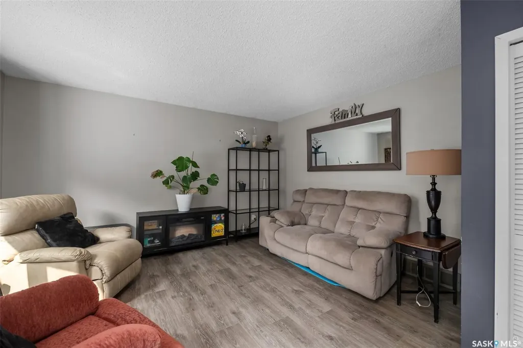 209 Macdowall Crescent Prince Albert SK S6V 6N4