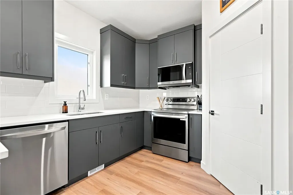 902 Bentley Manor Saskatoon SK S7L 6P4