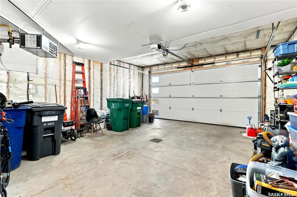 902 Bentley Manor Saskatoon SK S7L 6P4