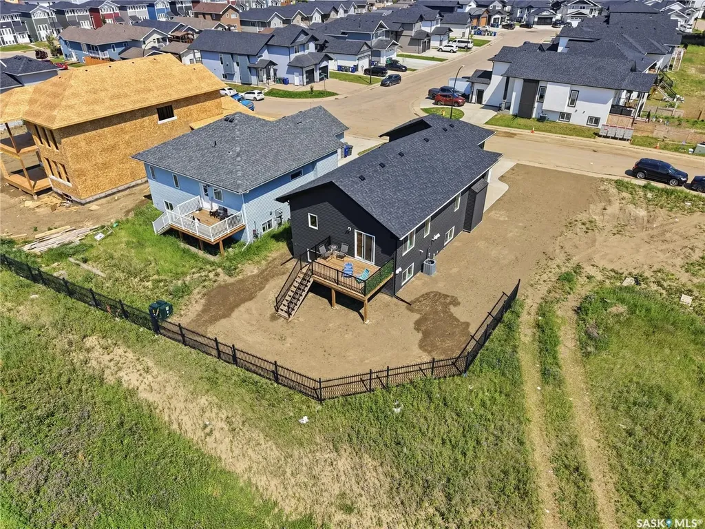 902 Bentley Manor Saskatoon SK S7L 6P4