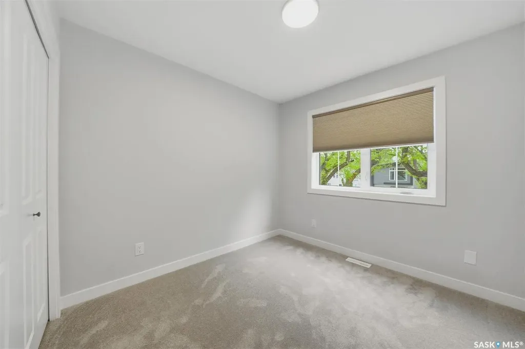 1118 9th Street E Saskatoon SK S7H 0N4