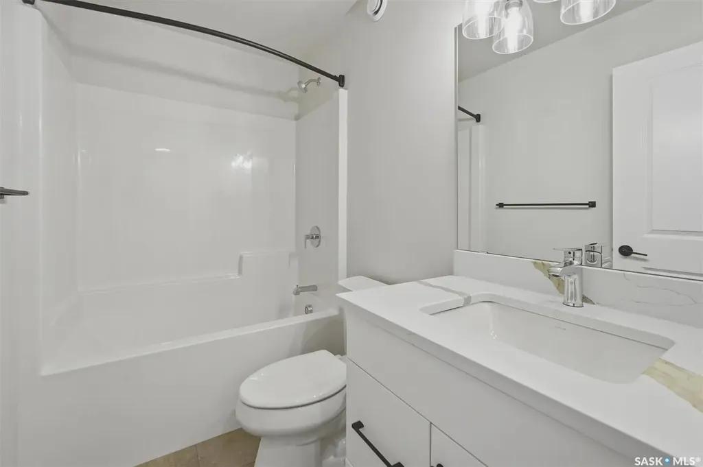 1118 9th Street E Saskatoon SK S7H 0N4