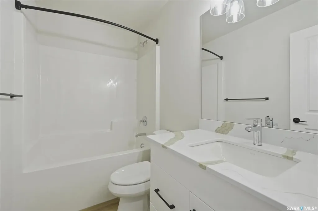 1118 9th Street E Saskatoon SK S7H 0N4