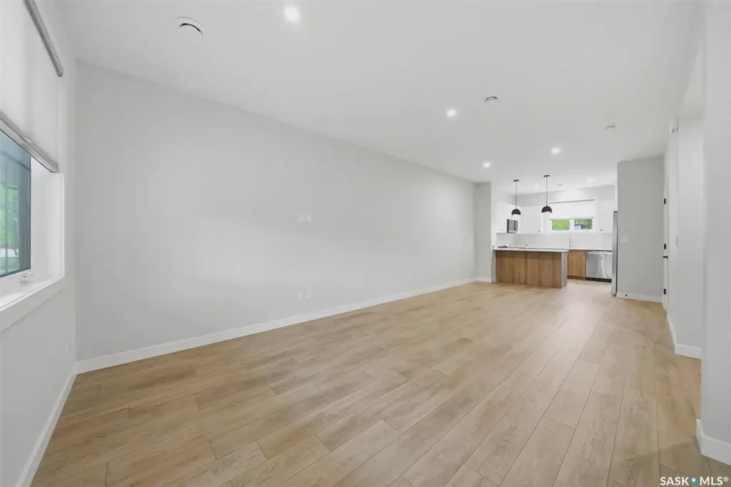 1118 9th Street E Saskatoon SK S7H 0N4