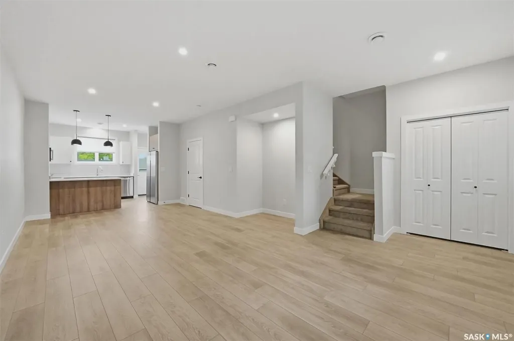 1118 9th Street E Saskatoon SK S7H 0N4