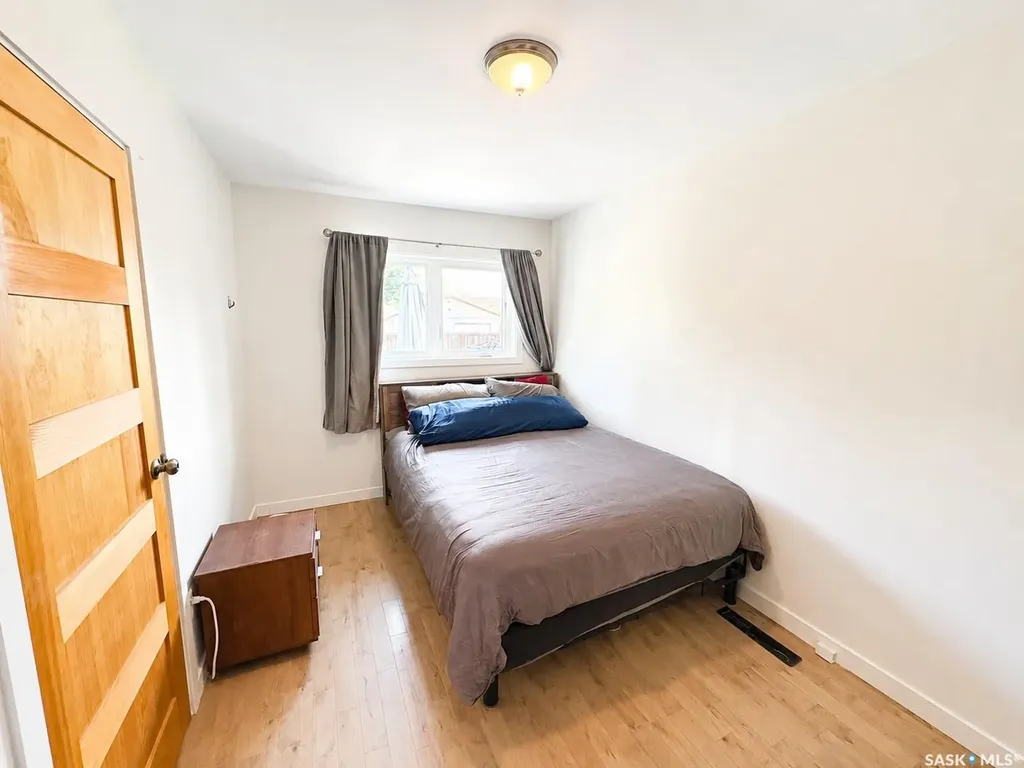 924 Weldon Avenue Saskatoon SK S7M 2V6