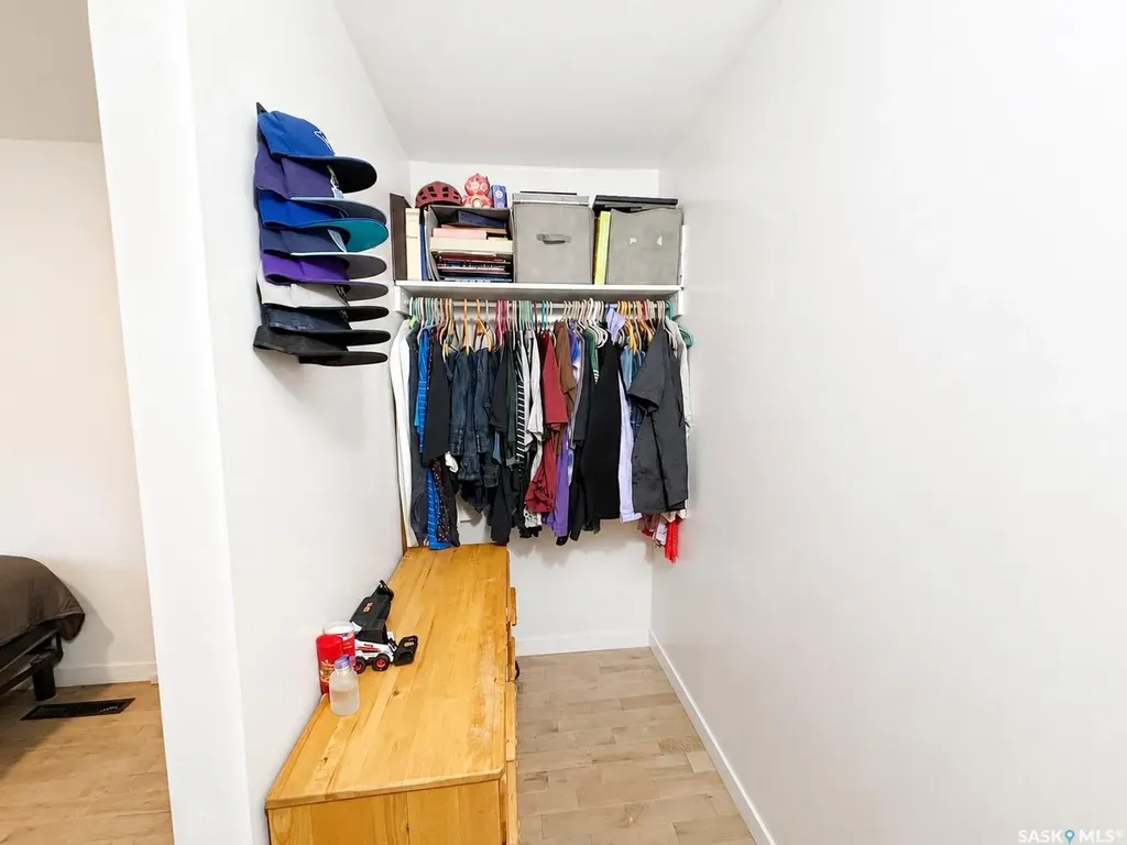 924 Weldon Avenue Saskatoon SK S7M 2V6