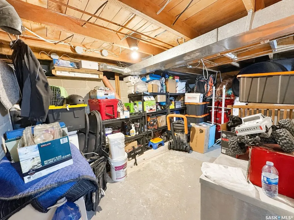 924 Weldon Avenue Saskatoon SK S7M 2V6