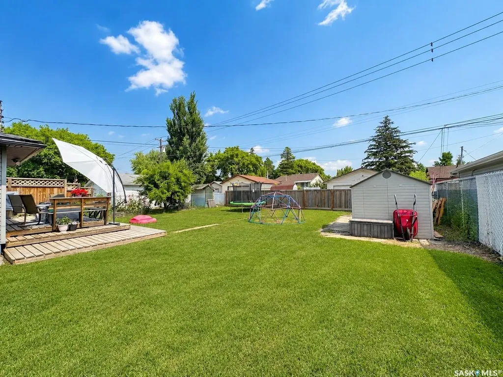 924 Weldon Avenue Saskatoon SK S7M 2V6
