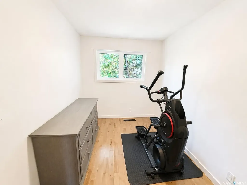 924 Weldon Avenue Saskatoon SK S7M 2V6