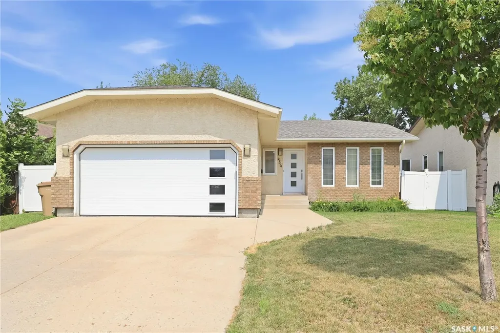 2206 Assiniboine Avenue E Regina SK S4V 2E8
