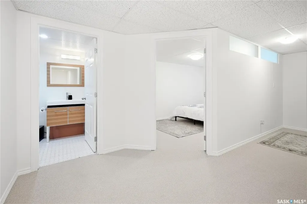 2206 Assiniboine Avenue E Regina SK S4V 2E8