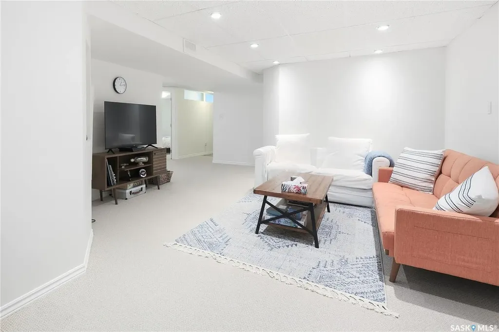2206 Assiniboine Avenue E Regina SK S4V 2E8