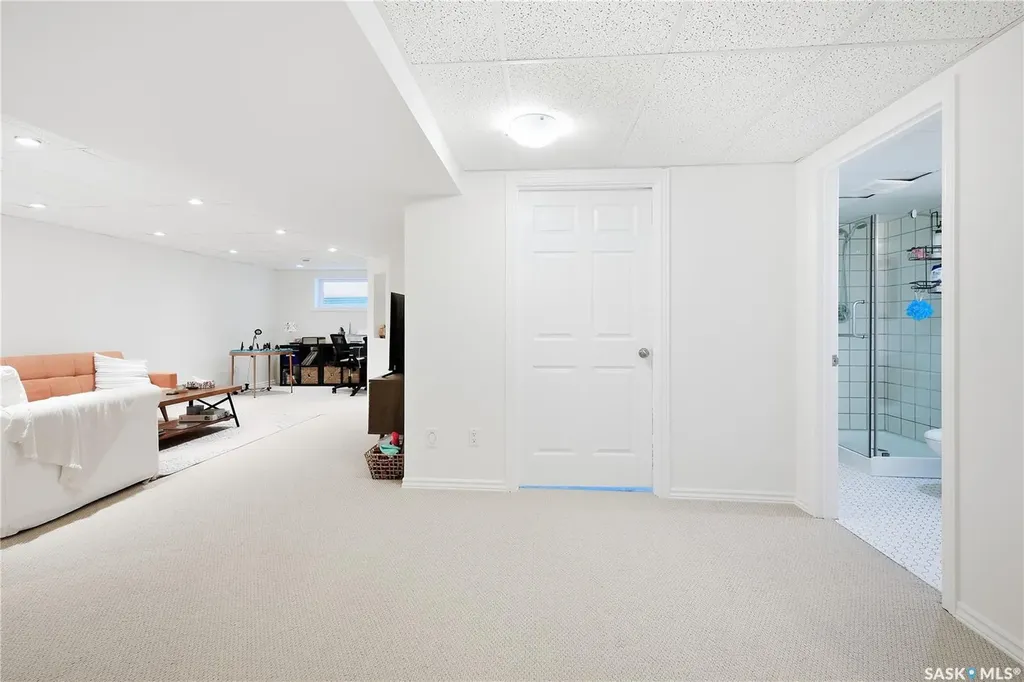 2206 Assiniboine Avenue E Regina SK S4V 2E8