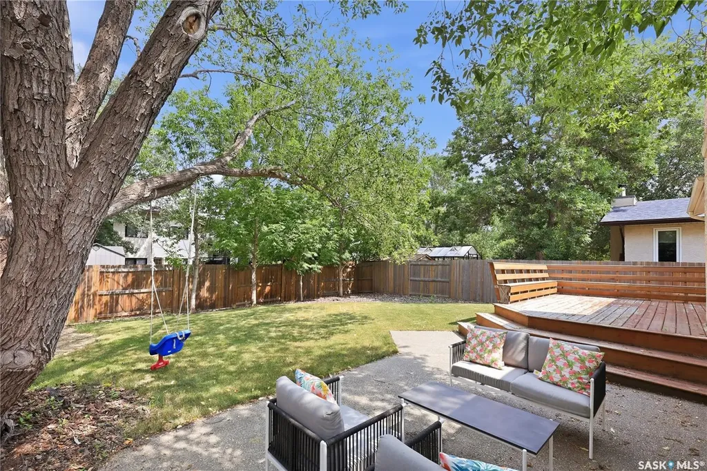 2206 Assiniboine Avenue E Regina SK S4V 2E8