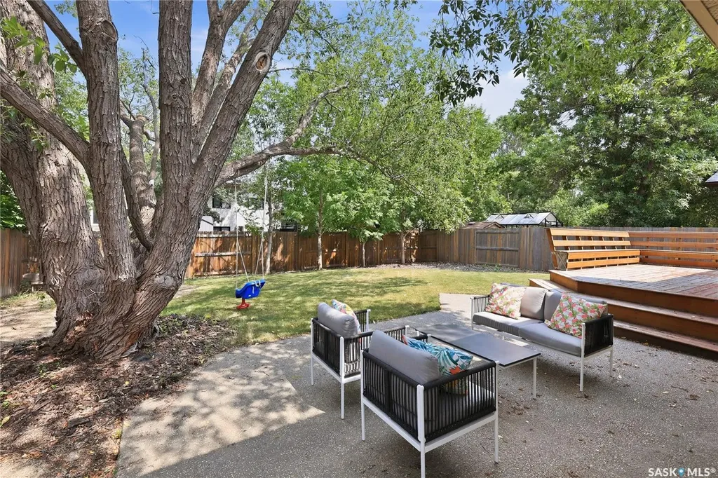 2206 Assiniboine Avenue E Regina SK S4V 2E8
