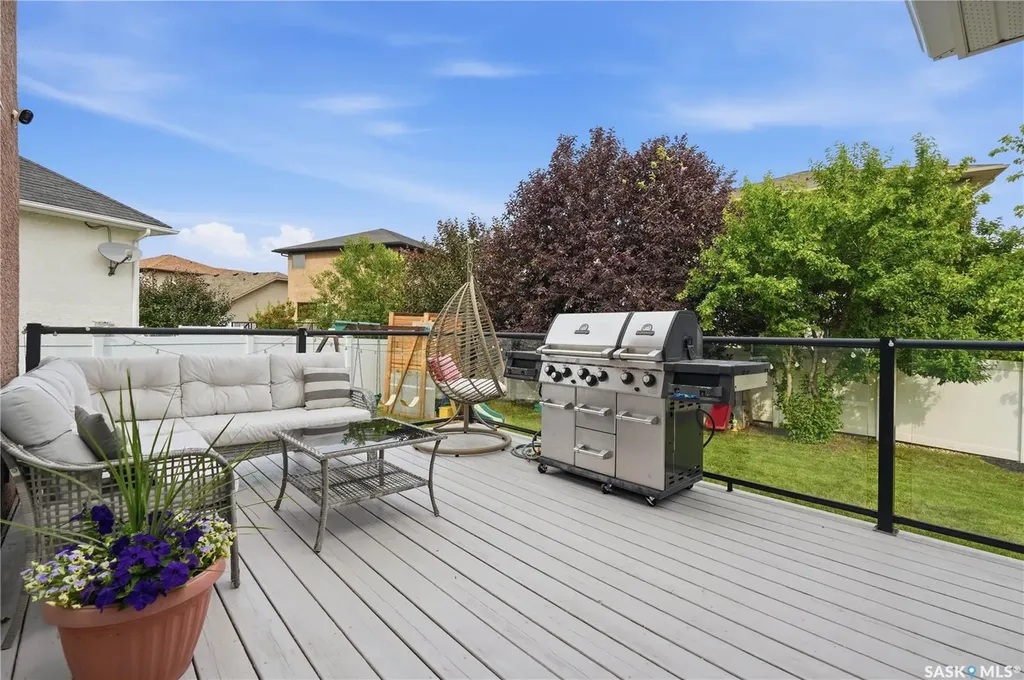 8607 Wascana Gardens Lane Regina SK S4V 1G1