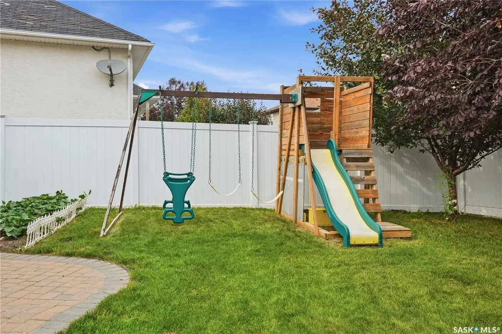 8607 Wascana Gardens Lane Regina SK S4V 1G1