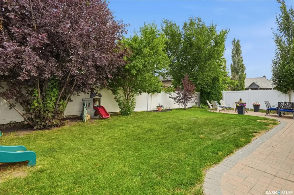 8607 Wascana Gardens Lane Regina SK S4V 1G1