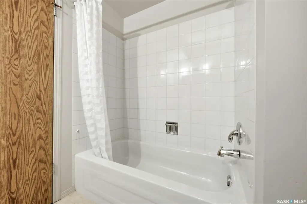 1836 Scarth Street Regina SK S4P 2G3
