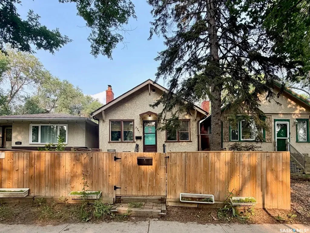 2341 Elphinstone Street Regina SK S4T 3P2