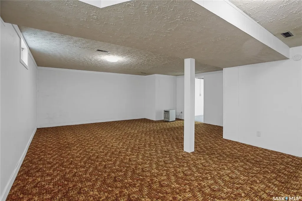 208 Edwards Street Strasbourg SK S0G 4V0