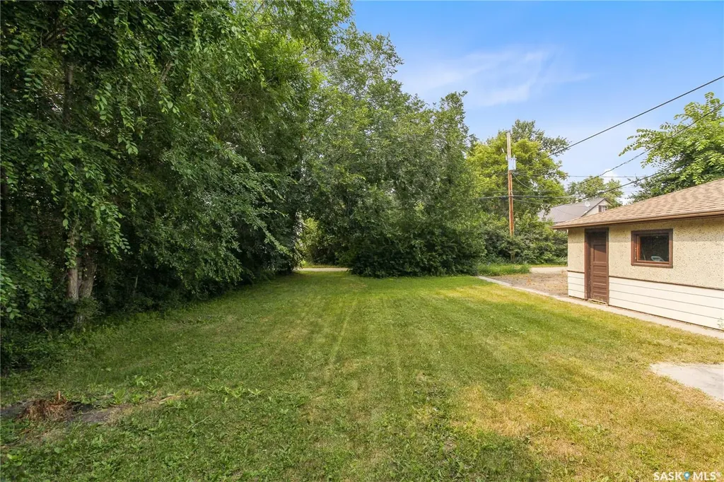 208 Edwards Street Strasbourg SK S0G 4V0