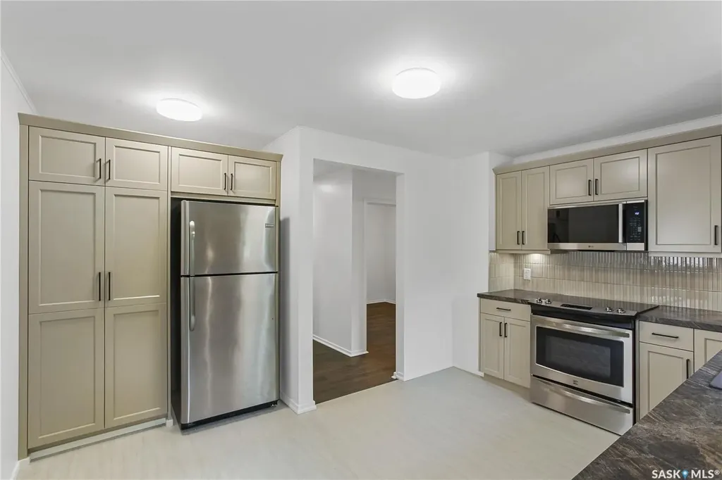 208 Edwards Street Strasbourg SK S0G 4V0