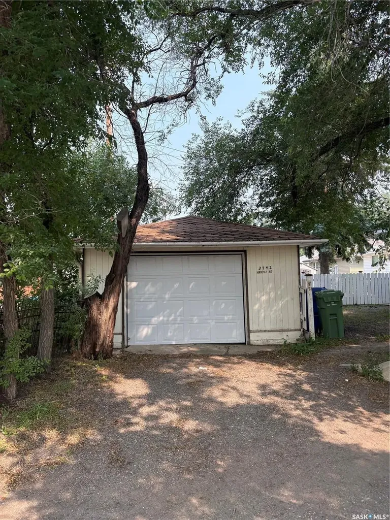 3742 Argyle Road Regina SK S4S 2C2