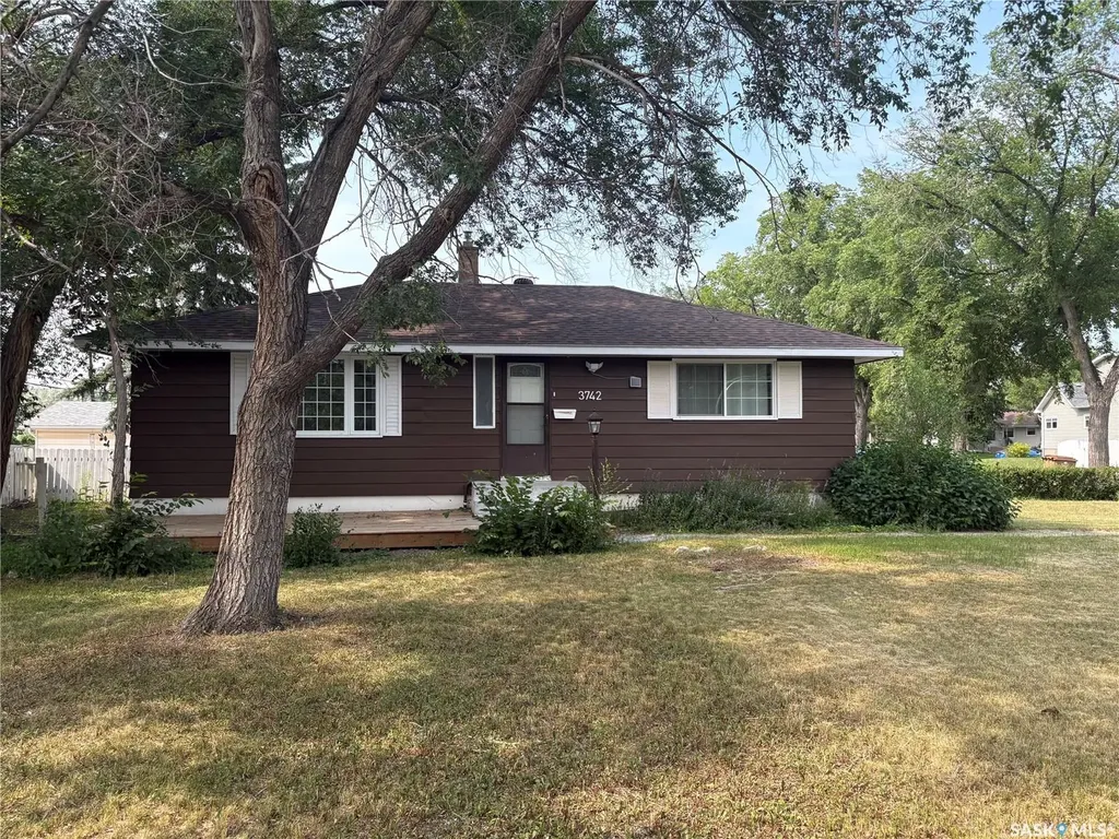 3742 Argyle Road Regina SK S4S 2C2