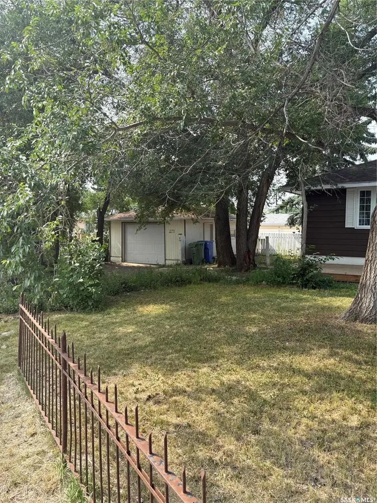 3742 Argyle Road Regina SK S4S 2C2