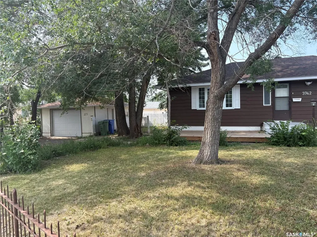 3742 Argyle Road Regina SK S4S 2C2