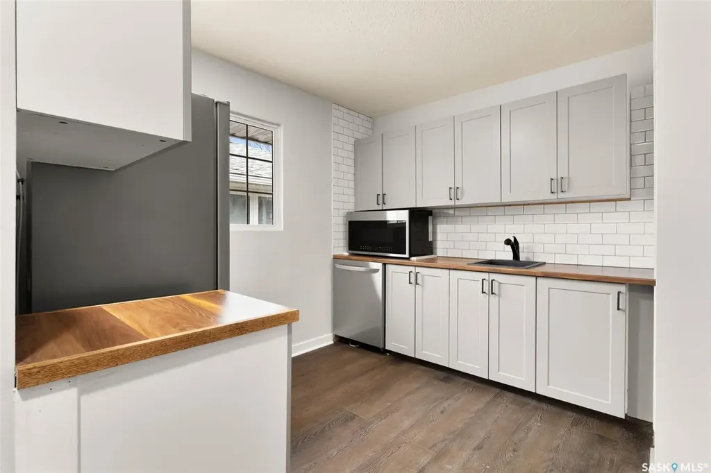 3742 Argyle Road Regina SK S4S 2C2