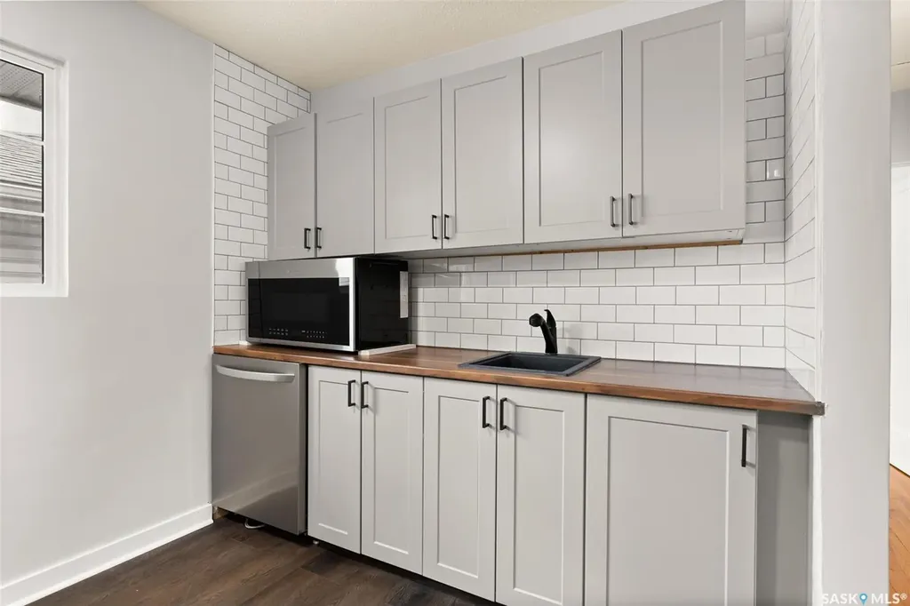 3742 Argyle Road Regina SK S4S 2C2