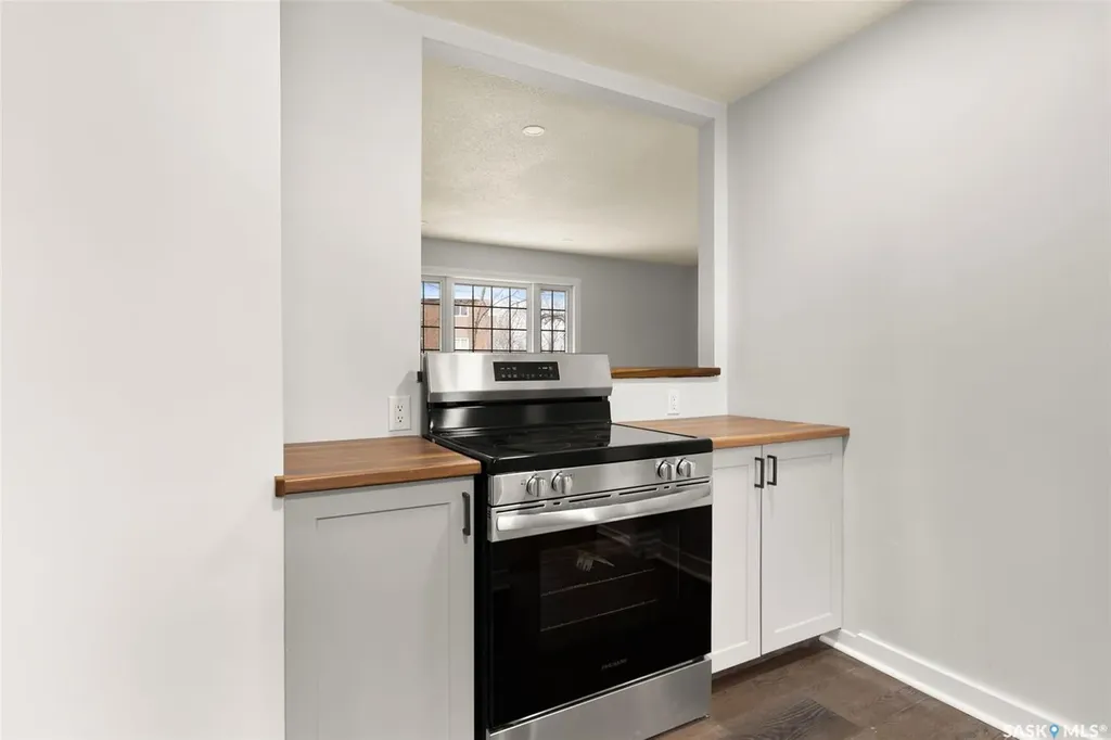 3742 Argyle Road Regina SK S4S 2C2