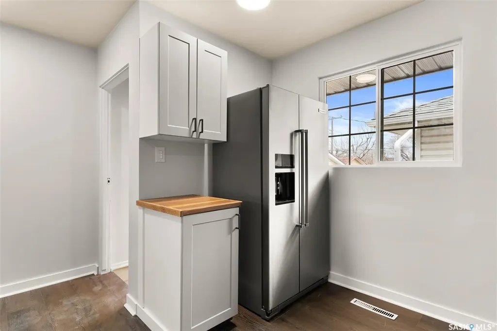3742 Argyle Road Regina SK S4S 2C2