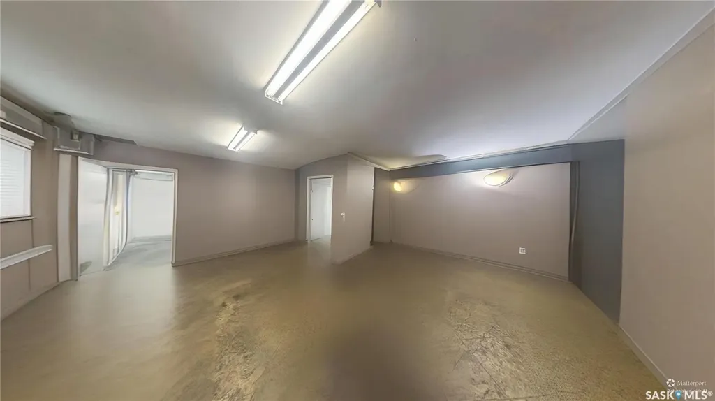 318 K Avenue S Saskatoon SK S7M 2E1
