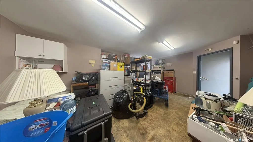 318 K Avenue S Saskatoon SK S7M 2E1