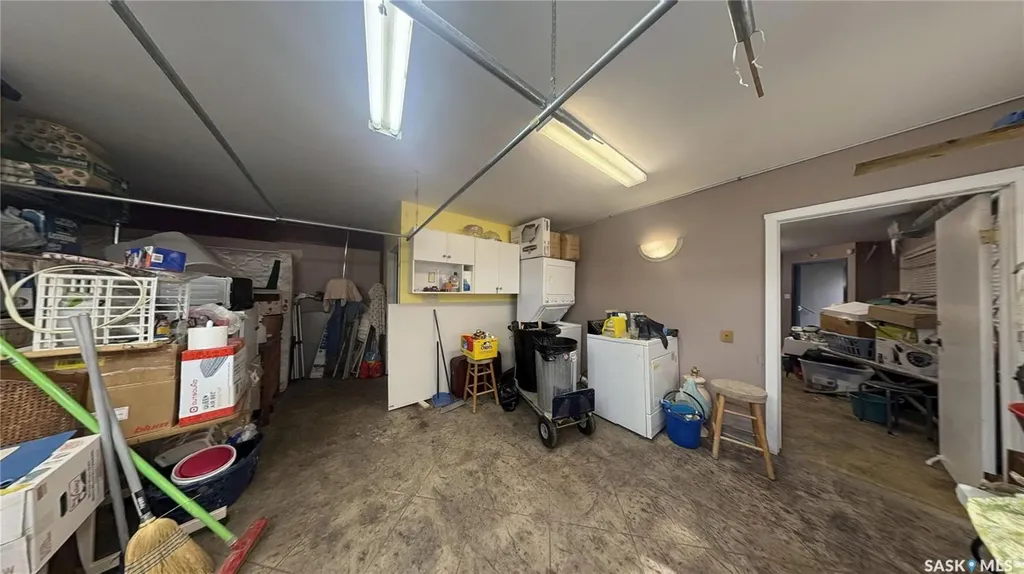 318 K Avenue S Saskatoon SK S7M 2E1