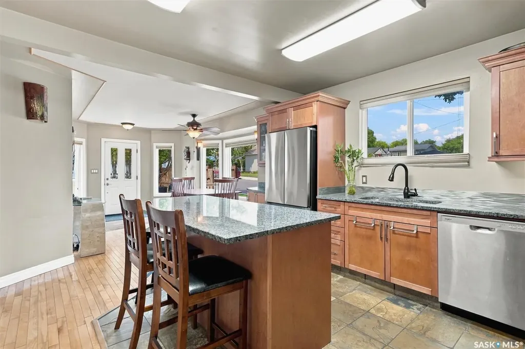 1201 Spadina Crescent W Saskatoon SK S7M 1P4