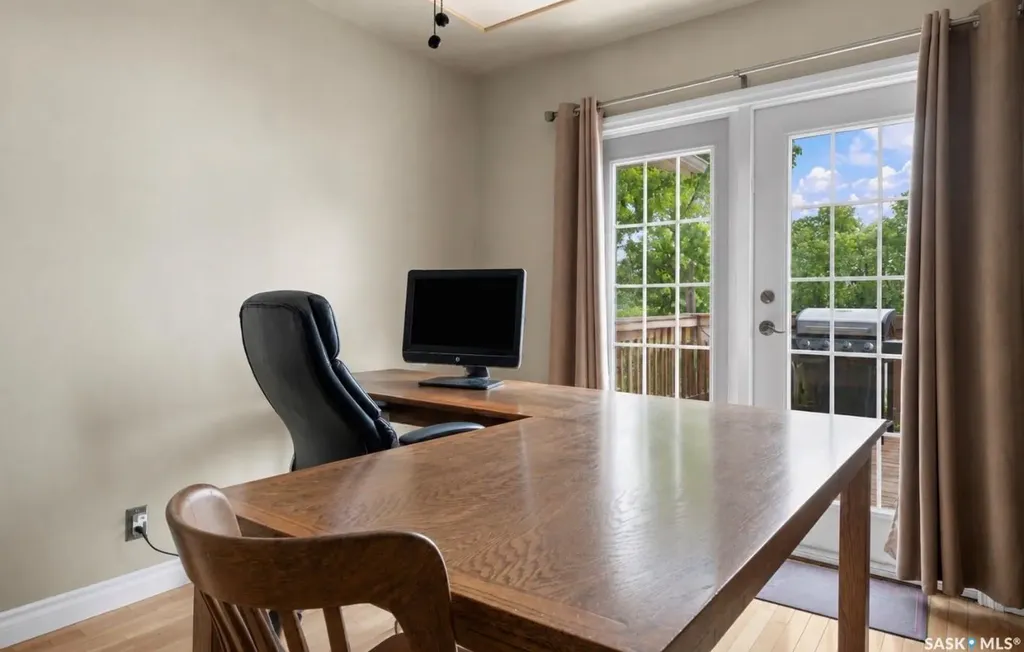 1201 Spadina Crescent W Saskatoon SK S7M 1P4