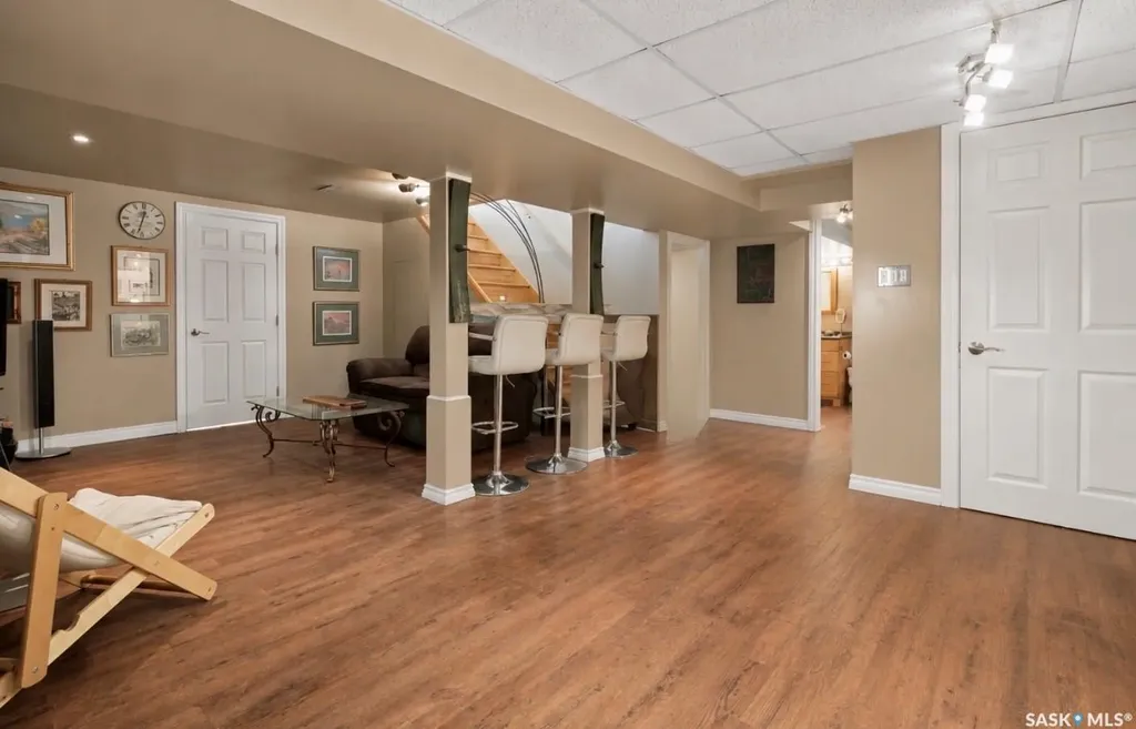 1201 Spadina Crescent W Saskatoon SK S7M 1P4