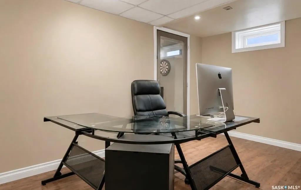 1201 Spadina Crescent W Saskatoon SK S7M 1P4