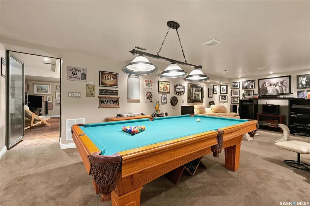 1201 Spadina Crescent W Saskatoon SK S7M 1P4