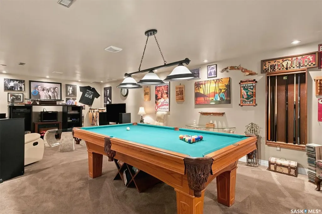 1201 Spadina Crescent W Saskatoon SK S7M 1P4
