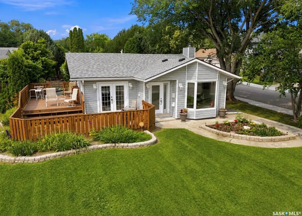 1201 Spadina Crescent W Saskatoon SK S7M 1P4