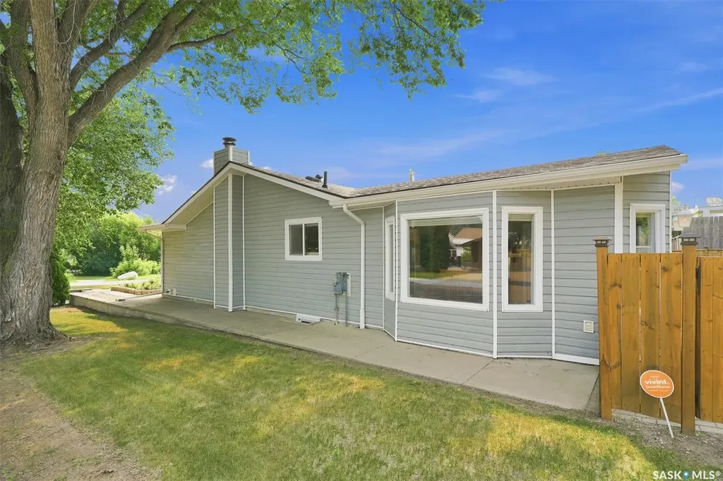 1201 Spadina Crescent W Saskatoon SK S7M 1P4