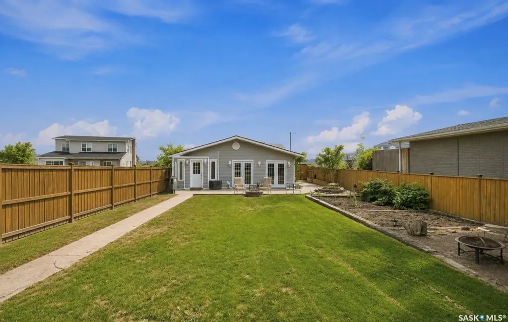 1201 Spadina Crescent W Saskatoon SK S7M 1P4